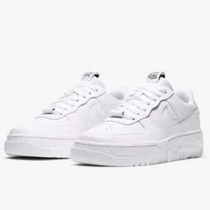 Womens Nike AirForce 1 Pixel, size 12